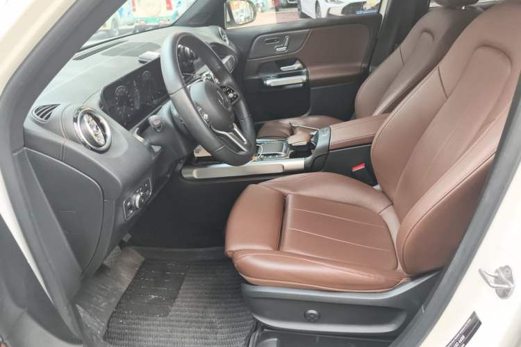Used Mercedes-Benz GLB 2021 GLB 200 Fashion Model Left Front Seat