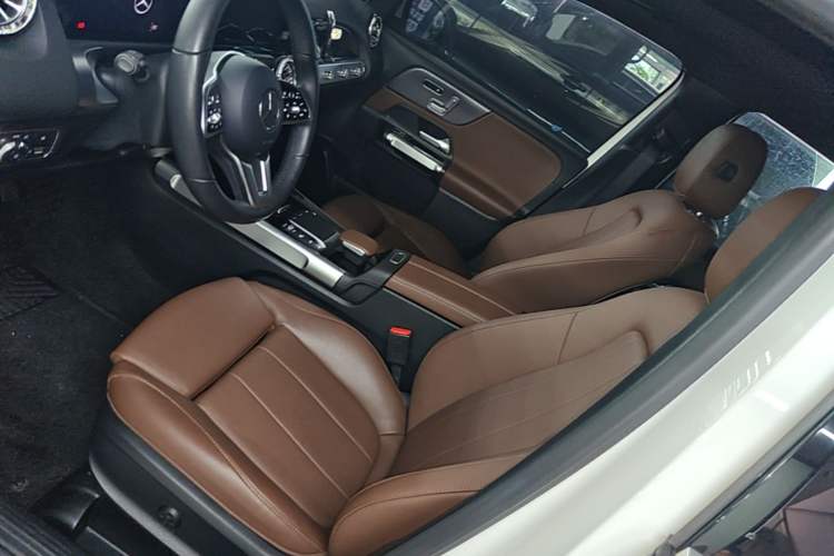Used Mercedes-Benz GLB 2021 GLB 200 Fashion Model Left Front Seat