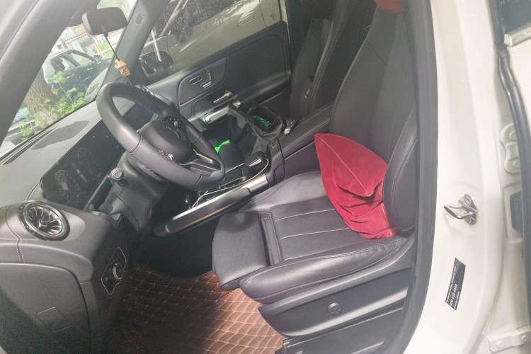 Used Mercedes-Benz GLB 2021 GLB 200 Fashion Model Left Front Seat