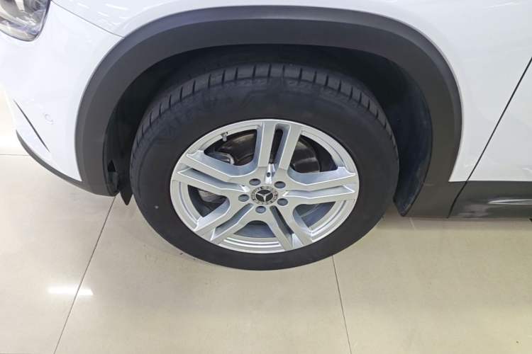 Used Mercedes-Benz GLB 2021 GLB 200 Dynamic Edition Left Front Wheel Hub