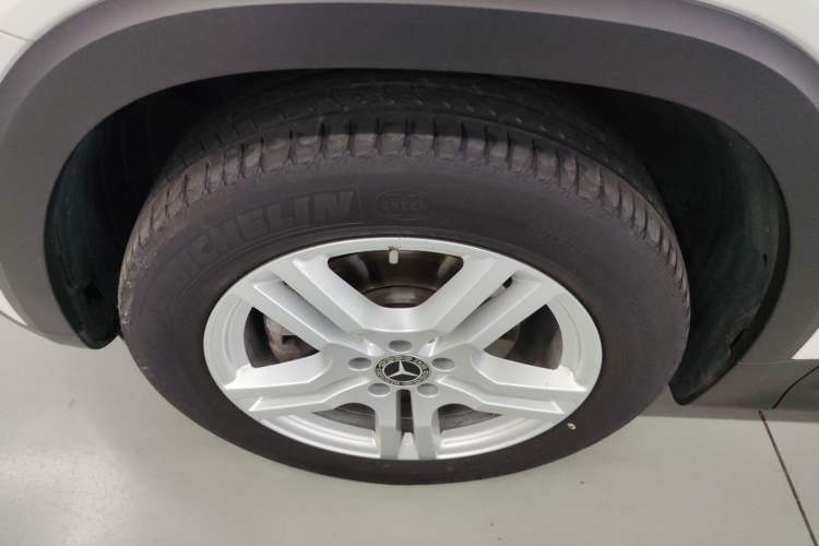Used Mercedes-Benz GLB 2021 GLB 200 Dynamic Edition Left Front Wheel Hub