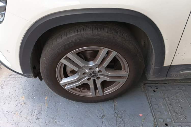 Used Mercedes-Benz GLB 2021 GLB 200 Dynamic Edition Left Front Wheel Hub
