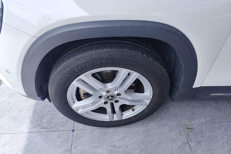 Used Mercedes-Benz GLB 2021 GLB 200 Dynamic Edition Left Front Wheel Hub