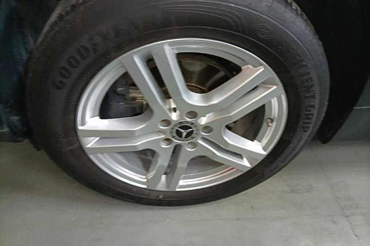 Used Mercedes-Benz GLB 2021 GLB 200 Dynamic Edition Left Front Wheel Hub