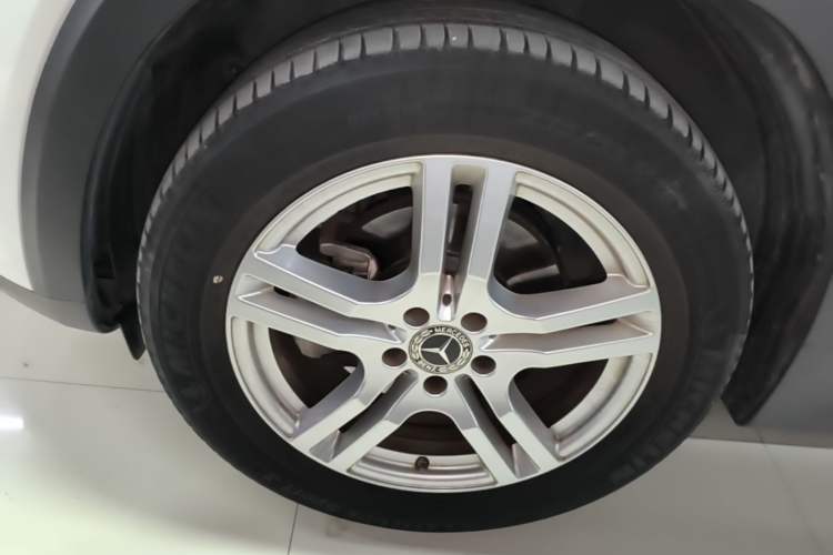 Used Mercedes-Benz GLB 2021 GLB 200 Dynamic Edition Left Front Wheel Hub