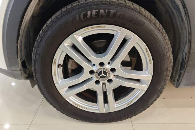 Used Mercedes-Benz GLB 2021 GLB 200 Dynamic Edition Left Front Wheel Hub