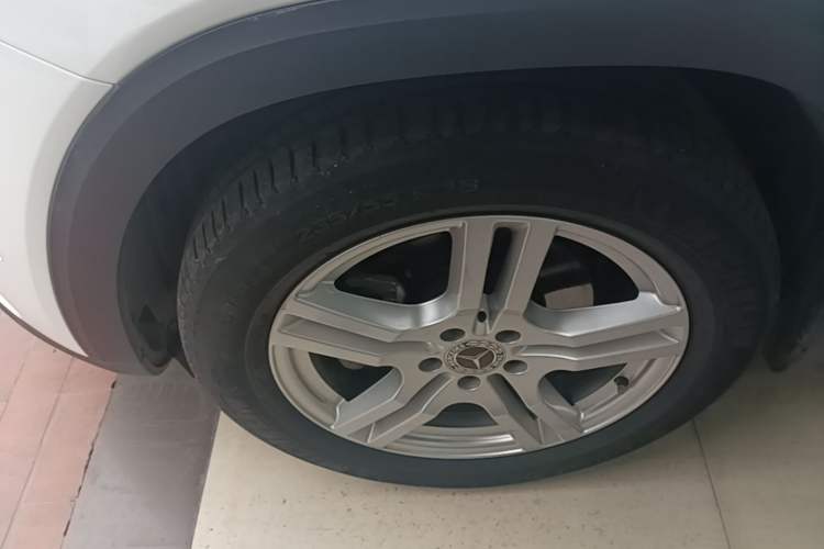 Used Mercedes-Benz GLB 2021 GLB 180 Dynamic Edition Left Front Wheel Hub