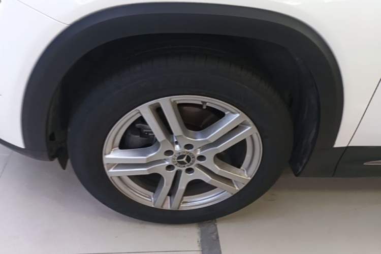 Used Mercedes-Benz GLB 2021 GLB 200 Dynamic Edition Left Front Wheel Hub