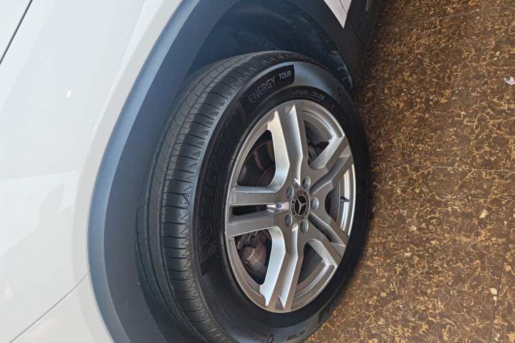 Used Mercedes-Benz GLB 2021 GLB 200 Dynamic Edition Left Front Wheel Hub