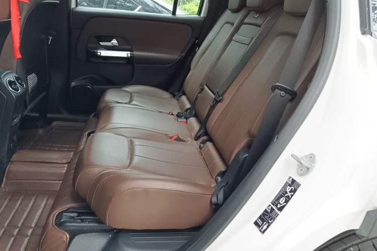 Used Mercedes-Benz GLB 2021 GLB 200 Fashion Model Left Rear Seat