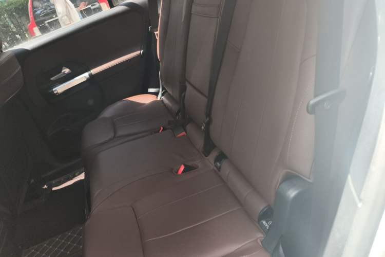 Used Mercedes-Benz GLB 2021 GLB 200 Fashion Model Left Rear Seat