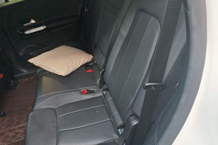 Used Mercedes-Benz GLB 2021 GLB 200 4MATIC Left Rear Seat