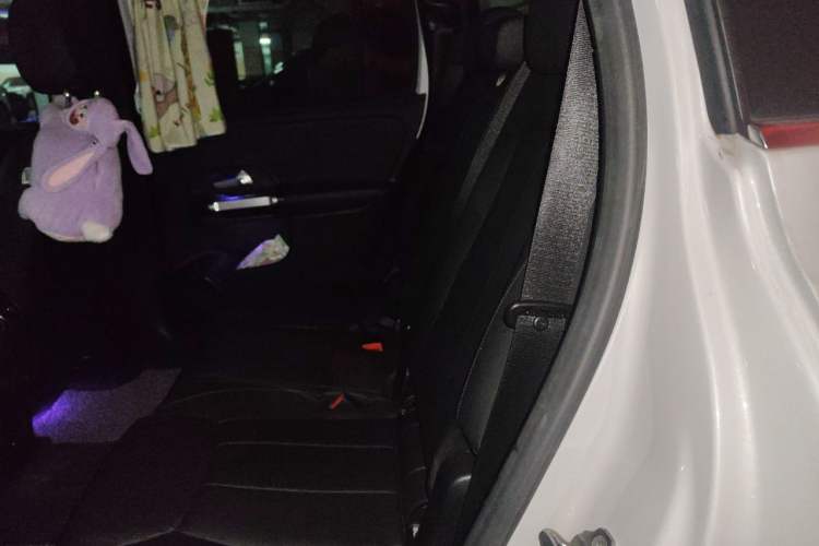 Used Mercedes-Benz GLB 2021 GLB 200 Fashion Model Left Rear Seat