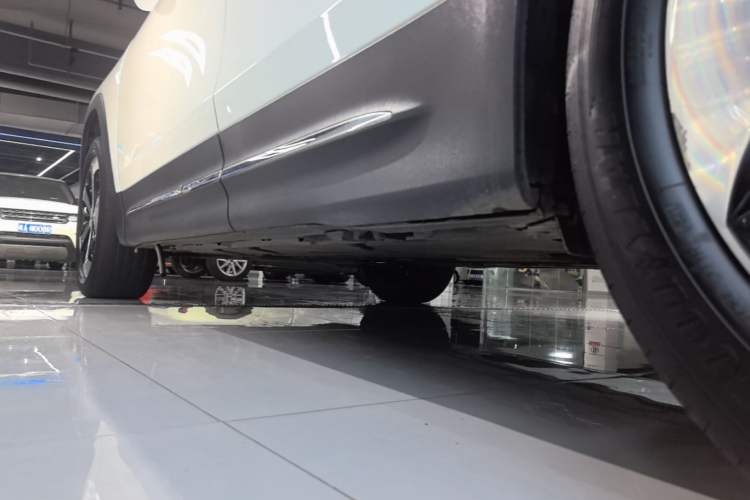 Used Mercedes-Benz GLB 2021 GLB 200 Fashion Model Left Side Sill