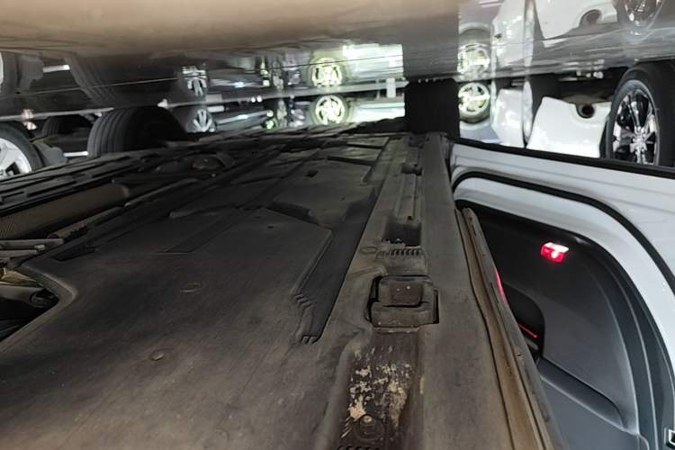 Used Mercedes-Benz GLB 2021 GLB 200 Fashion Model Left Side Sill