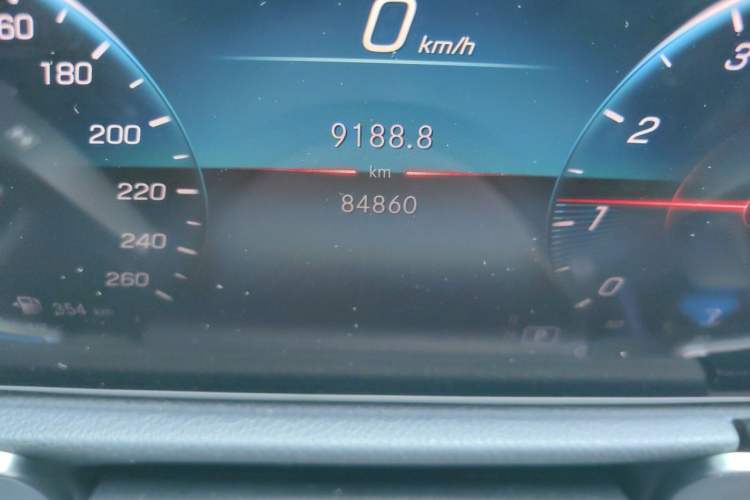 Used Mercedes-Benz GLB 2021 GLB 200 Dynamic Edition Odometer Close Up
