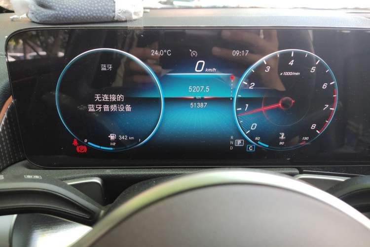 Used Mercedes-Benz GLB 2021 GLB 200 Fashion Model Odometer Close Up