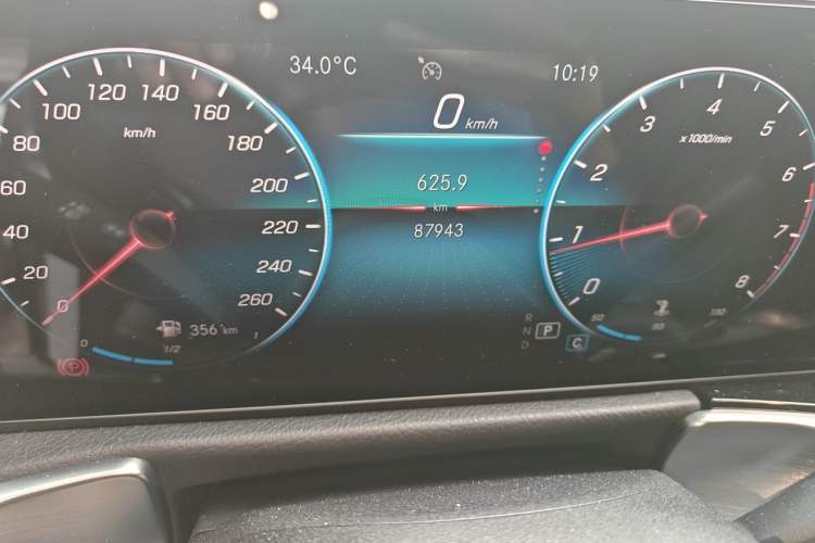 Used Mercedes-Benz GLB 2021 GLB 200 Dynamic Edition Odometer Close Up