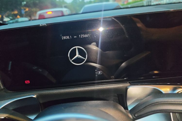 Used Mercedes-Benz GLB 2021 GLB 200 Fashion Model Odometer Close Up