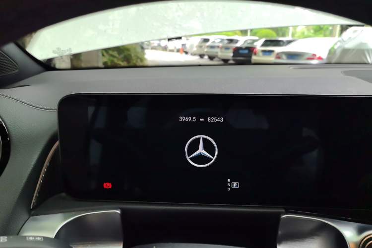 Used Mercedes-Benz GLB 2021 GLB 200 Dynamic Edition Odometer Close Up