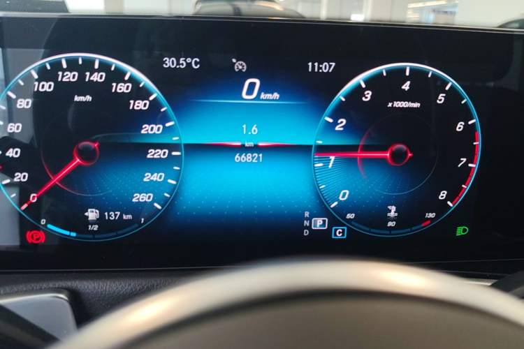 Used Mercedes-Benz GLB 2021 GLB 200 Fashion Model Odometer Close Up
