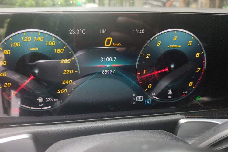 Used Mercedes-Benz GLB 2021 GLB 200 Fashion Model Odometer Close Up