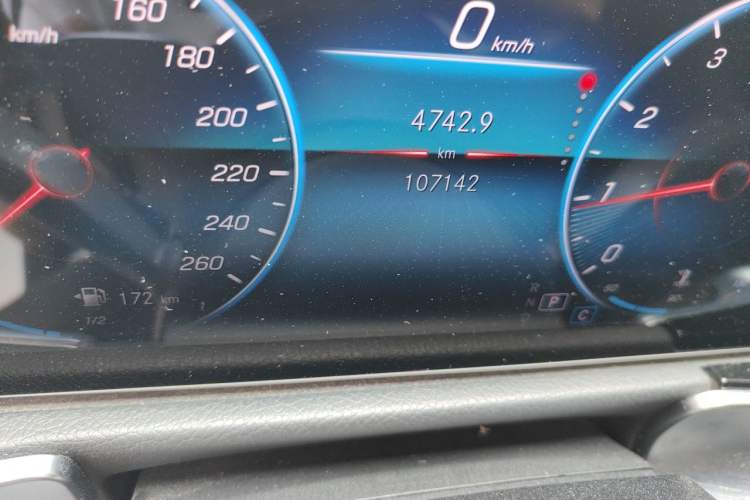 Used Mercedes-Benz GLB 2021 GLB 200 Dynamic Edition Odometer Close Up