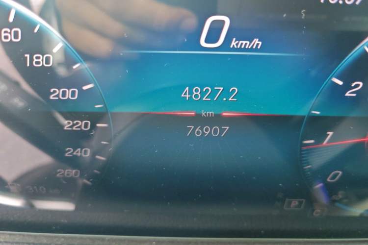 Used Mercedes-Benz GLB 2021 GLB 200 Fashion Model Odometer Close Up