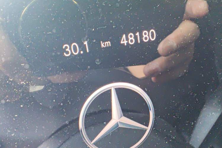 Used Mercedes-Benz GLB 2021 GLB 200 Fashion Model Odometer Close Up