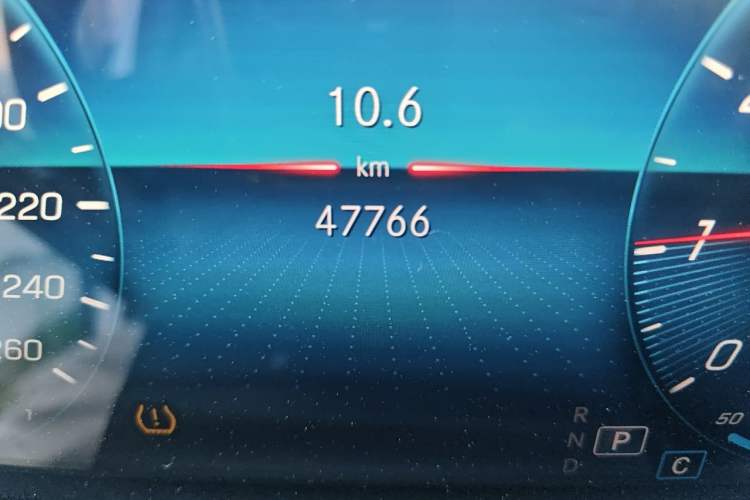 Used Mercedes-Benz GLB 2021 GLB 200 Dynamic Edition Odometer Close Up