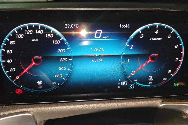 Used Mercedes-Benz GLB 2021 GLB 200 Dynamic Edition Odometer Close Up
