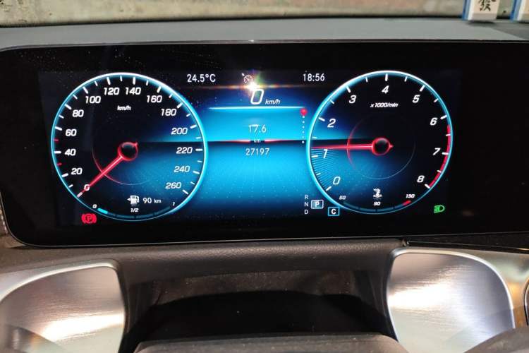 Used Mercedes-Benz GLB 2021 GLB 200 Dynamic Edition Odometer Close Up