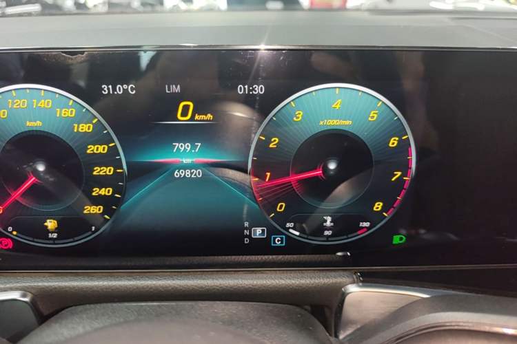 Used Mercedes-Benz GLB 2021 GLB 200 Dynamic Edition Odometer Close Up