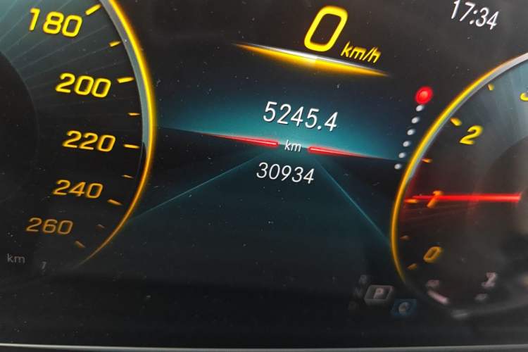 Used Mercedes-Benz GLB 2021 GLB 200 Dynamic Edition Odometer Close Up