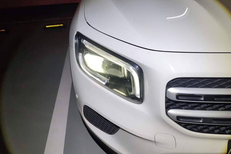 Used Mercedes-Benz GLB 2021 GLB 200 Fashion Model Right Front Headlight