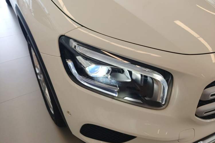 Used Mercedes-Benz GLB 2021 GLB 200 Fashion Model Right Front Headlight