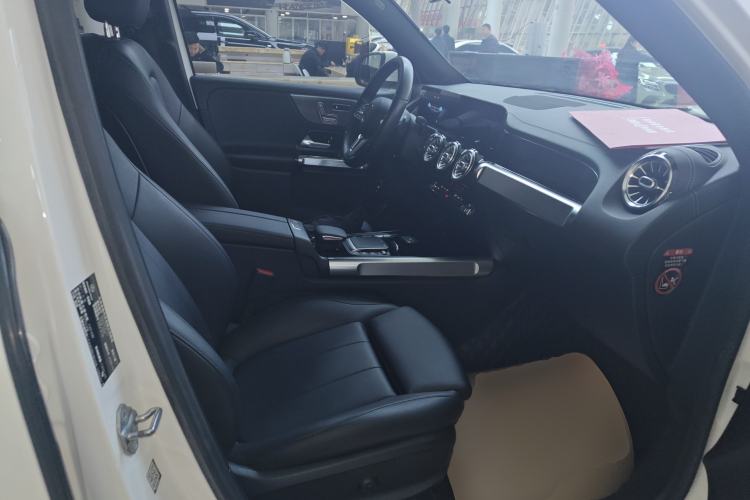 Used Mercedes-Benz GLB 2021 GLB 200 Fashion Model Right Front Seat