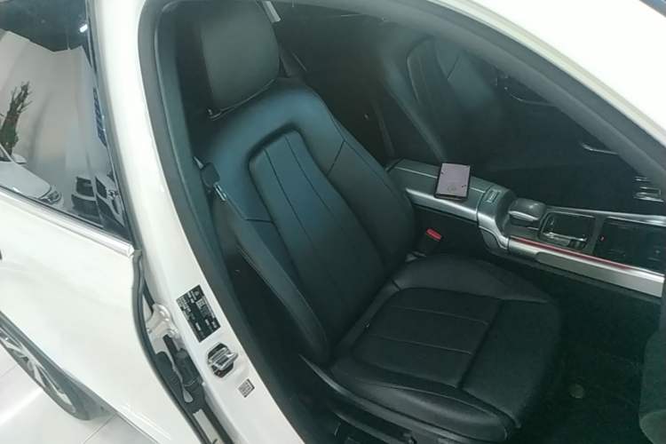 Used Mercedes-Benz GLB 2021 GLB 200 Fashion Model Right Front Seat