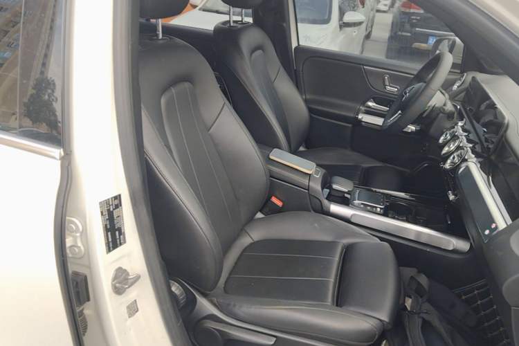 Used Mercedes-Benz GLB 2021 GLB 200 Dynamic Edition Right Front Seat