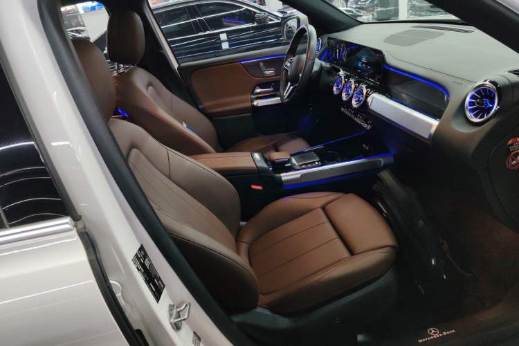 Used Mercedes-Benz GLB 2021 GLB 200 Dynamic Edition Right Front Seat