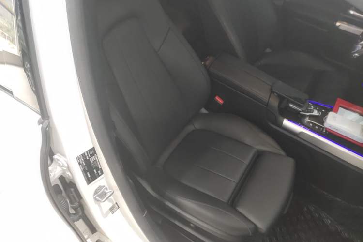 Used Mercedes-Benz GLB 2021 GLB 200 Fashion Model Right Front Seat
