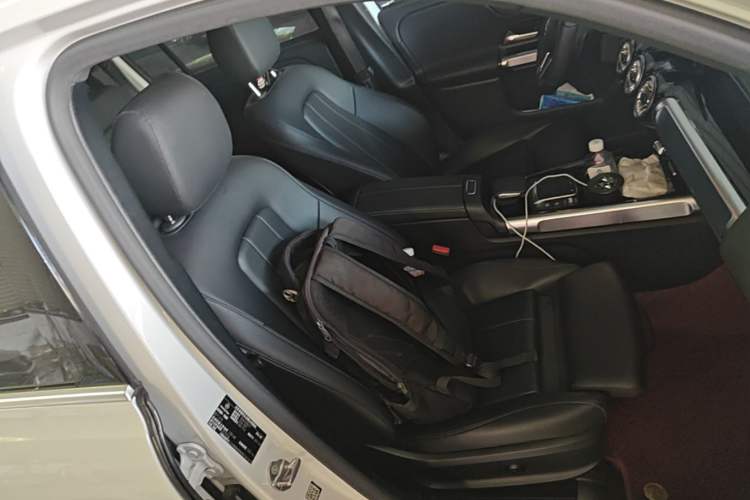 Used Mercedes-Benz GLB 2021 GLB 200 Fashion Model Right Front Seat