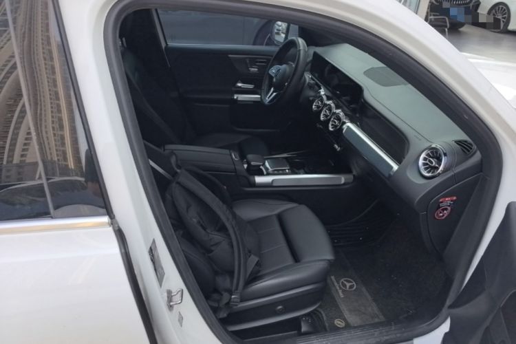 Used Mercedes-Benz GLB 2021 GLB 200 Fashion Model Right Front Seat