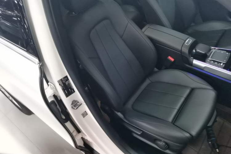 Used Mercedes-Benz GLB 2021 GLB 200 Dynamic Edition Right Front Seat