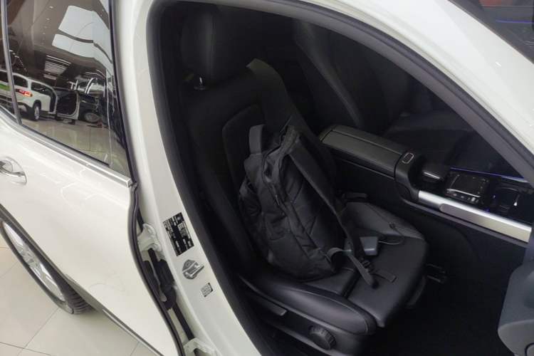 Used Mercedes-Benz GLB 2021 GLB 200 Dynamic Edition Right Front Seat