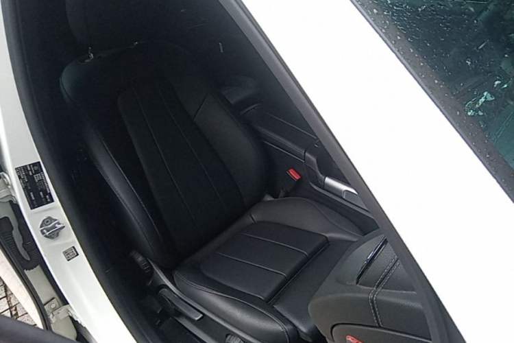 Used Mercedes-Benz GLB 2021 GLB 200 Dynamic Edition Right Front Seat