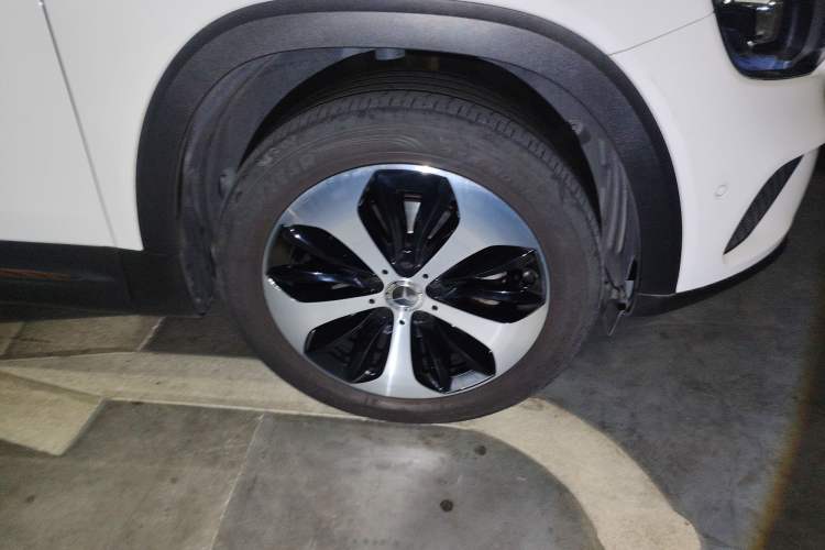 Used Mercedes-Benz GLB 2021 GLB 200 Fashion Model Right Front Wheel Hub