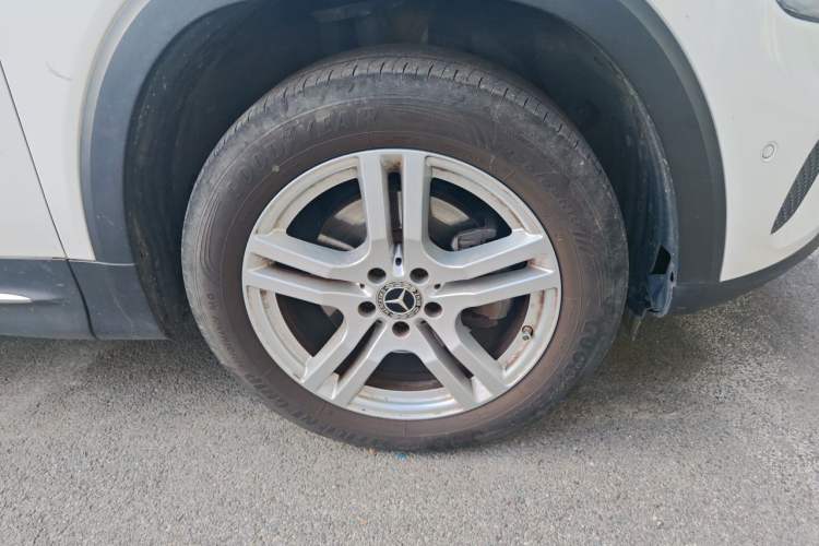 Used Mercedes-Benz GLB 2021 GLB 200 Dynamic Edition Right Front Wheel Hub