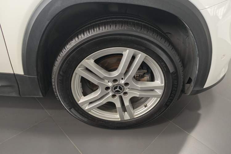 Used Mercedes-Benz GLB 2021 GLB 200 Dynamic Edition Right Front Wheel Hub