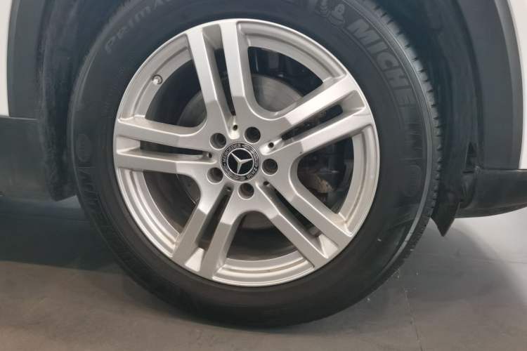 Used Mercedes-Benz GLB 2021 GLB 200 Dynamic Edition Right Front Wheel Hub